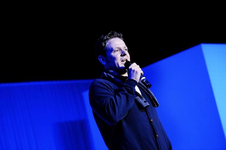 Danskerne er vilde med Anders Matthesens nye onemanshow. 