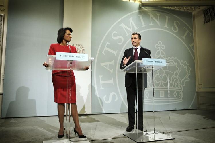 U.S. Secretary of State Condoleeza Rice:"It is clear to everyone that the time has come for Robert Mugabe to leave Zimbabwe," 