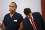 Den tidligere sportsstjerne og skuespiller OJ Simpson er blevet idømt 15 år fængsel. 