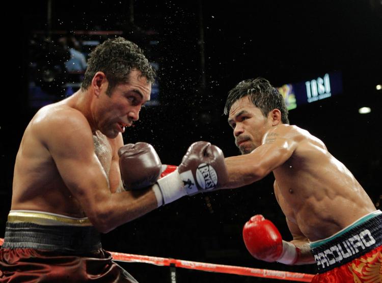 Oscar de la Hoya (tv.) fik tæsk i nat. 