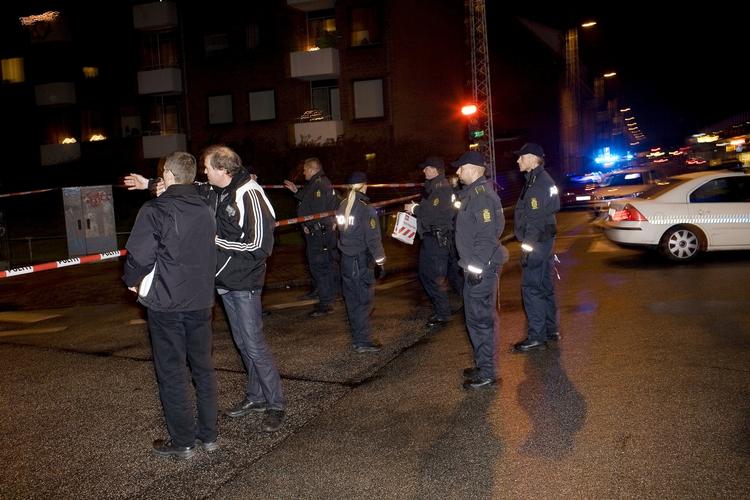 Politiet har stadig ikke mange spor i sagen om knivdrabet i Kastrup fredag aften. 