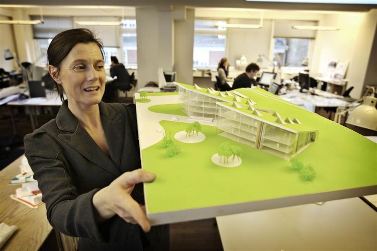 Smukt byggeri eller discountløsninger? Danmark bruger skræmmende få midler på innovation og udvikling, siger Malin Meyer 