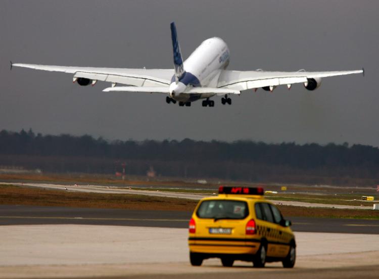 Et fly med Stein Bagger om bord skulle gerne lande i Danmark inden for 48 timer. 