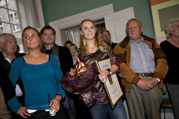 Caroline Wozniacki skal efter dagens prisoverrækkelse til USA for at spille tre opvisningsstævner. 