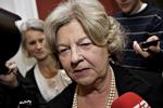 Birthe Rønn Hornbech har lovet at forsøge at få ændret EU's opholdsdirektiv, men det vil være farligt at gøre, mener EU's justitskommissær Jacqes Barrot. (Arkivfoto) 