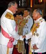 Kong Bhumipol mødtes i 2006 med Prins Henrik af Danmark. 