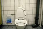 Københavns Kommune har for mange penge i kassen til at få del i regeringens lokumspulje til reparation af uhumske skoletoiletter. 