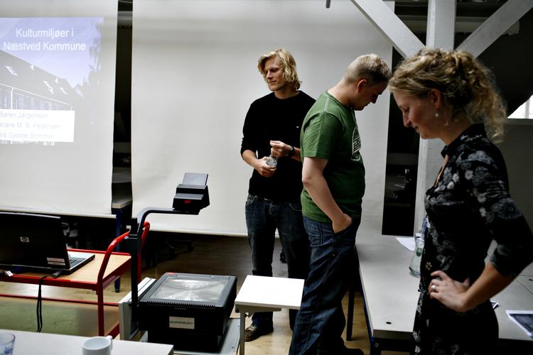 En af de sidste gruppeeksamener på skov- og landskabsuddannelsen på Københavns Universitet sidste år. På billedet ses Christiane Pedersen, Søren Jørgensen (i grøn trøje) og Niels Sommer. 