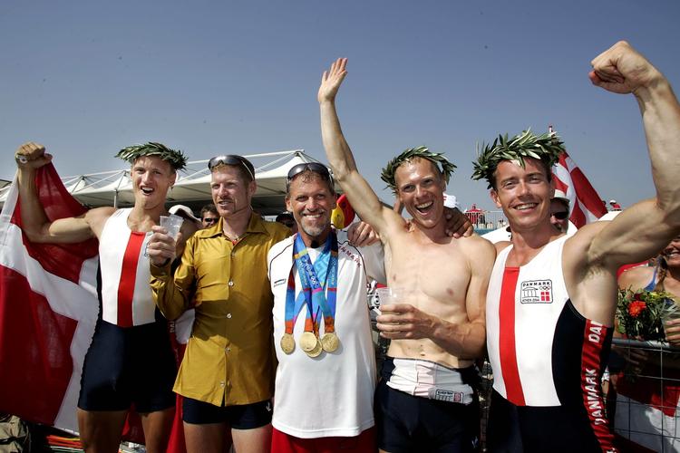 Bent Jensen (i midten) ved OL i Athen i 2004, hvor han trænede Thor Kristensen, Thomas Ebert, Eskild Ebbesen og Stephan Mølvig til en guldmedalje i letvægtsfireren. 
