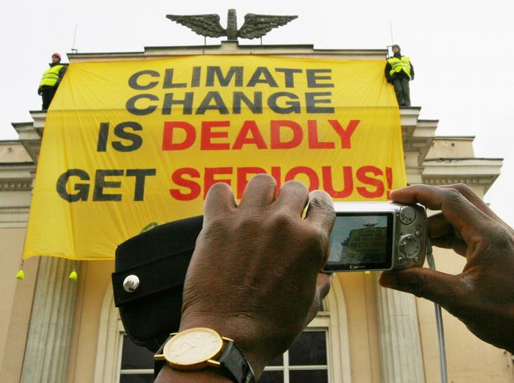 Miljøaktivister har demonstreret flittigt i den polske by Poznan under klimaforhandlingerne. 