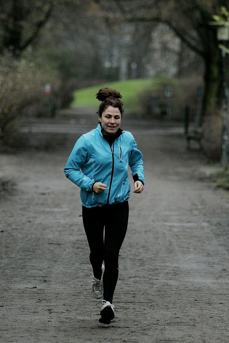 Ilse Jensen, 46 år træner til sit første maraton. Skriv en hilsen og et hep til hende under artiklen. 