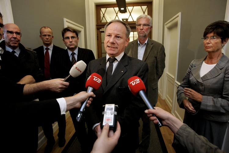 Torsten Hesselbjerg taler til pressen. Arkivfoto. 