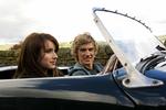 Engelsk disciplin møder rebelsk forkælelse i filmen 'Wild Child' om en ung amerikansk pige,  der bliver sendt på kostskole i England. 
