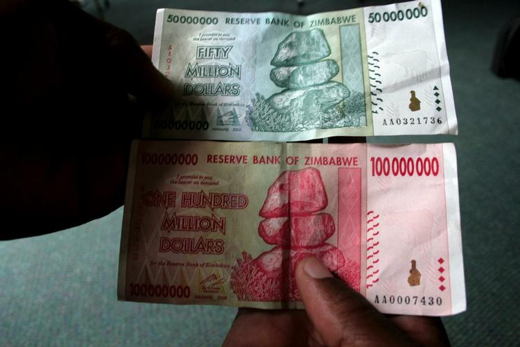 Det er kun få uger siden, at henholdsvis 50- og 100 millioner dollar-sedlerne (billedet) blev indført i Zimbabwe. Nu er 500 millioner dollar-sedlen på gaden. 