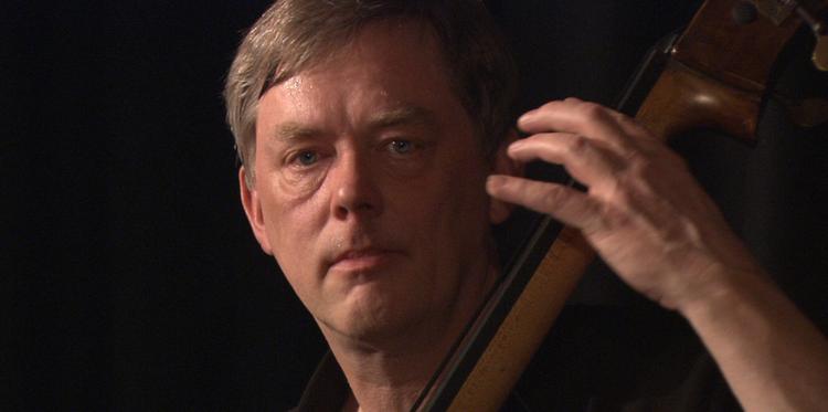 Mads Vinding Trio har lavet med 'Bubbles &amp; Ballads' lavet en cd, der klart skal i afspilleren igen. 