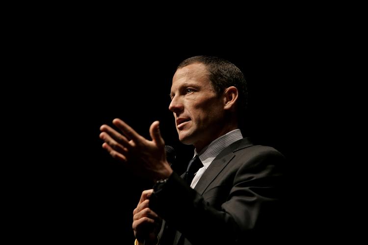 Lance Armstrong vender tilbage til cykelsporten og får en drømmeetape i Giro d'Italia. Her er han fotograferet under et besøg i København tidligere på året. 