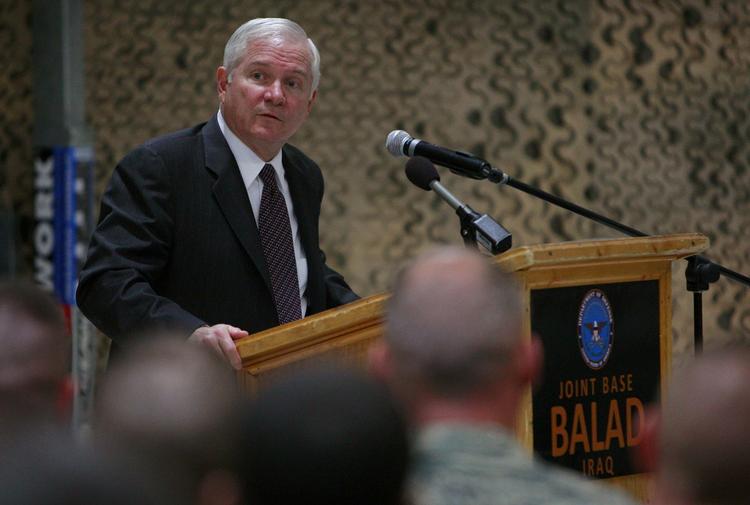 Til juni næste år vil de amerikanske tropper blive trukket ud af de irakiske byer, sagde den amerikanske forsvarsminister Robert Gates i en tale til amerikanske tropper på Balad-basen nord for Bagdad. 