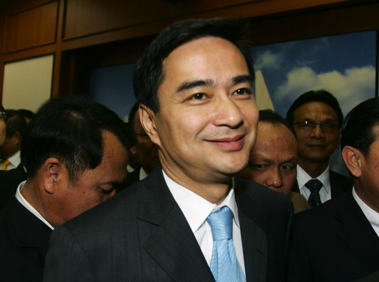 Abhisit Vejjajiva er uddannet  Storbritannien og nu valgt til premierminister i Thailand. 