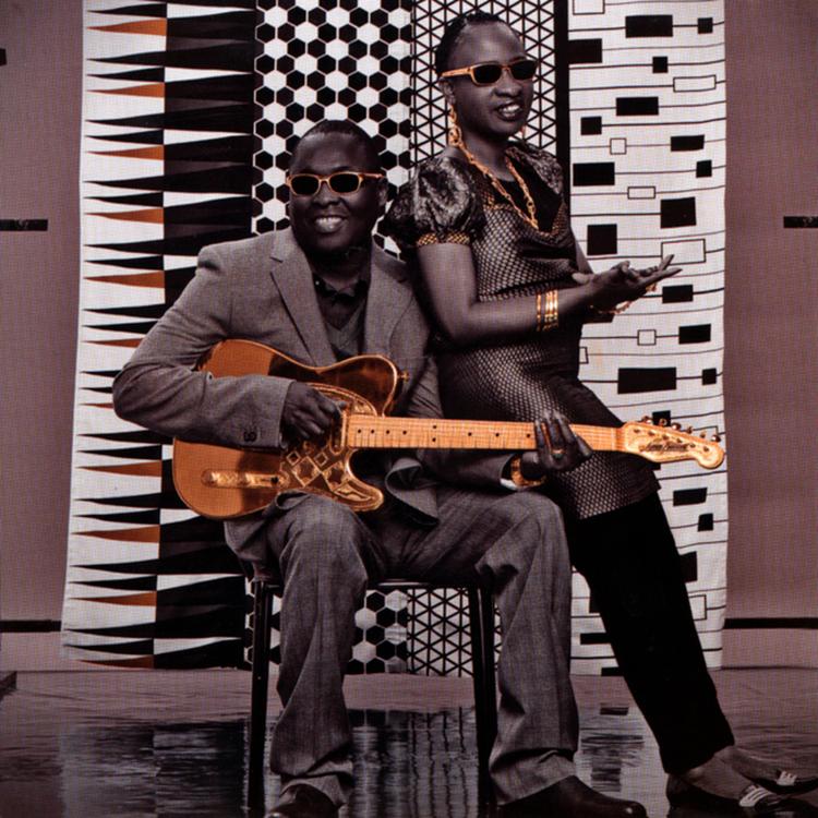 Duoen Amadou &amp; Mariam er inspireret af både malisk og vestlig musik. Resultatet er velspillet og rytmisk myldrende. 