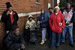 Kø til udlevering af mad i Cleveland, Ohio. Da Politiken besøgte stedet i slutningen af oktober oplevede de frivillige, at flere og flere var nødt til at hente gratis mad i kirken. 