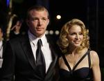 Ritchie og Madonna ses her sammen til en fest i Hollywood i februar 2007, mens alt i hvert fald på overfladen endnu var fryd og gammen. Arkivfoto. 