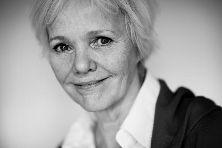 »Det store spørgsmål er vel, hvorfor Karen Jespersen er velfærdsminister? Hvorfor ikke bare udnævne hende til integrationsminister med det samme?« 