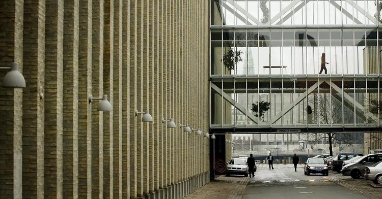 Servicetjek. Det er 20 år siden, man sidst nedsatte en udenrigskommission for at se nærmere på, om det danske diplomati var på omgangshøjde med det nye verdensbillede. Foto: Thomas Borberg. 