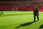 Fabio Capello har angiveligt målt græsset på Wembley med en lineal... (Arkivfoto) 