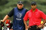 Steve Williams har været caddie for Tiger Woods siden 1999, og det bliver han tilsyneladende ved med, selv om han til Woods' store skuffelse har fremsat nogle  kontroversielle udtalelser om Phil Mickelson. 