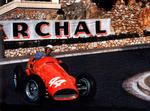 Formel 1-kører Giuseppe Farina runder hårnålesvinget ved Monte Carlos gamle station under Monacos Grand Prix 1955. Foto: Grand Prix Photo 