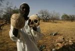 En ny rapport beskriver, hvordan tusindvis af sudanesere bliver holdt som slaver i Darfur. Siden konflikten startede i 2003 er 300.000 blevet dræbt. 