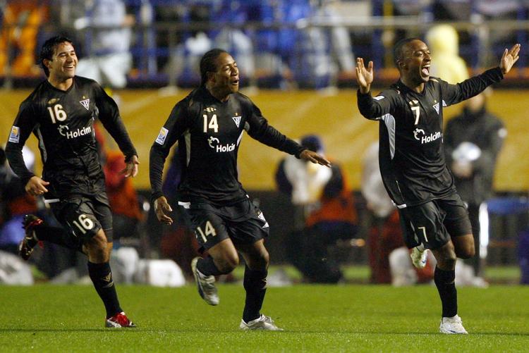 Luis Bolanos (til højre) jubler efter sin scoring til 2-0 mod Pachuca, som måtte sande, at stor overvægt i chancer og boldbesiddelse ikke altid giver en sejr. 