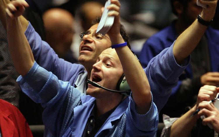 Børsmæglere fra Wall Street i USA, hvor finanskrisen for alvor har sparket gang i debatten om, hvorvidt der er brug for mere eller mindre regulering af finansmarkederne. 