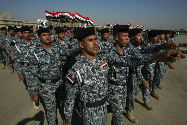 Irakiske tropper under parade. Arkivfoto. 
