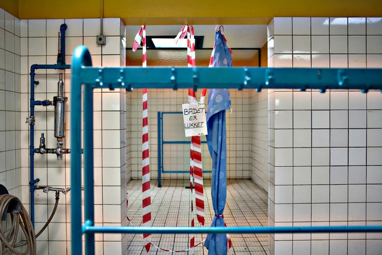 Badet er lukket på Kirsebærhavens Skole i Valby ved København. Og det har det været længe, mens skolen venter på renoveringer. Arkivfoto. 