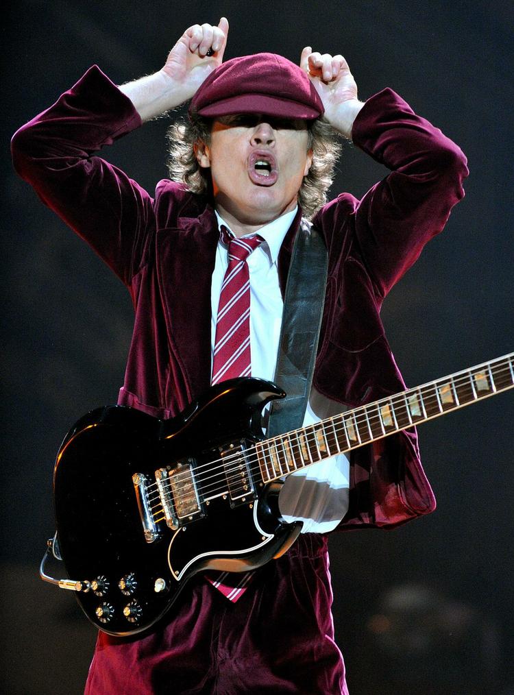 Angus Young er født i Skotland. Til sommer giver han koncert med AC/DC i Danmark. Arkivfoto. 