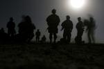 Folk som disse – amerikanske soldater i Afghanistan – kommer der snart markant flere af i det krigsplagede land. 