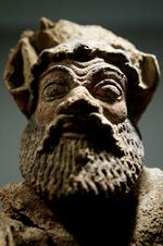 Denne etruskiske satyr af terrakotta er en af de mere værdifulde genstande, som Italien går efter. Arkivfoto: Peter Hove Olesen 
