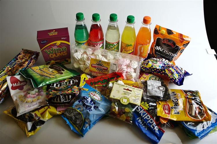 Sukkerforbruget i Danmark er vokset kraftigt, og livvidden er fulgt med, viser tal fra OECD. 