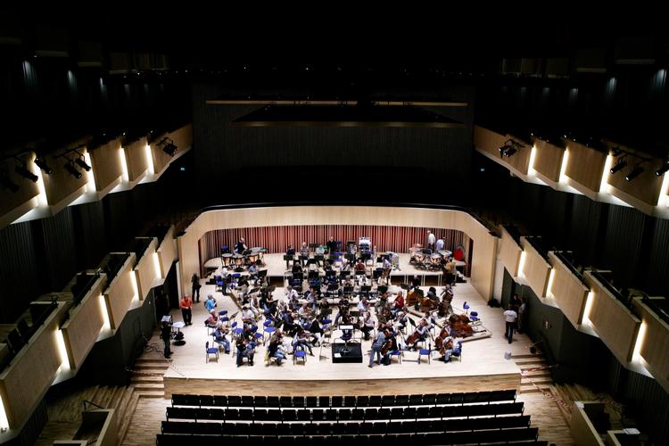 Det dyrt nyombyggede Musikhuset i Århus skal bestyres af 41-årig kvinde med solid erfaring fra hotelbranchen. 