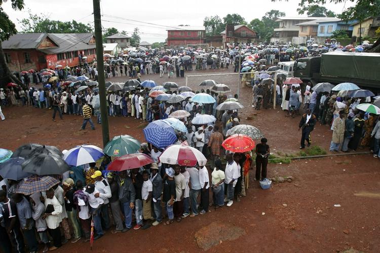 Da demokratiet endelig kom til Sierra Leone troppede folk op i tusindtal ved stemmeurnerne i 2007 for at vælge den nye præsident. 
