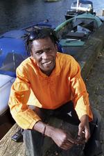 Mozambiqanske Deotato Siquir, her på billedet, leverede sammen med Balanco og Soweto Kinch en fornem verdensmusikalsk oplevelse på Copenhagen Jazzhouse. 