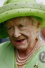 Den dømte arbejdede som butler for den nu afdøde britiske dronningemoder Elizabeth i seks år. 