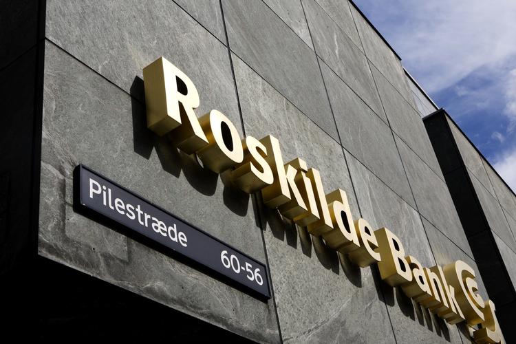 Roskilde Bank overdriver måske antallet af kunder, der må vende tilbage til banken, fordi ingen andre vil have dem. 