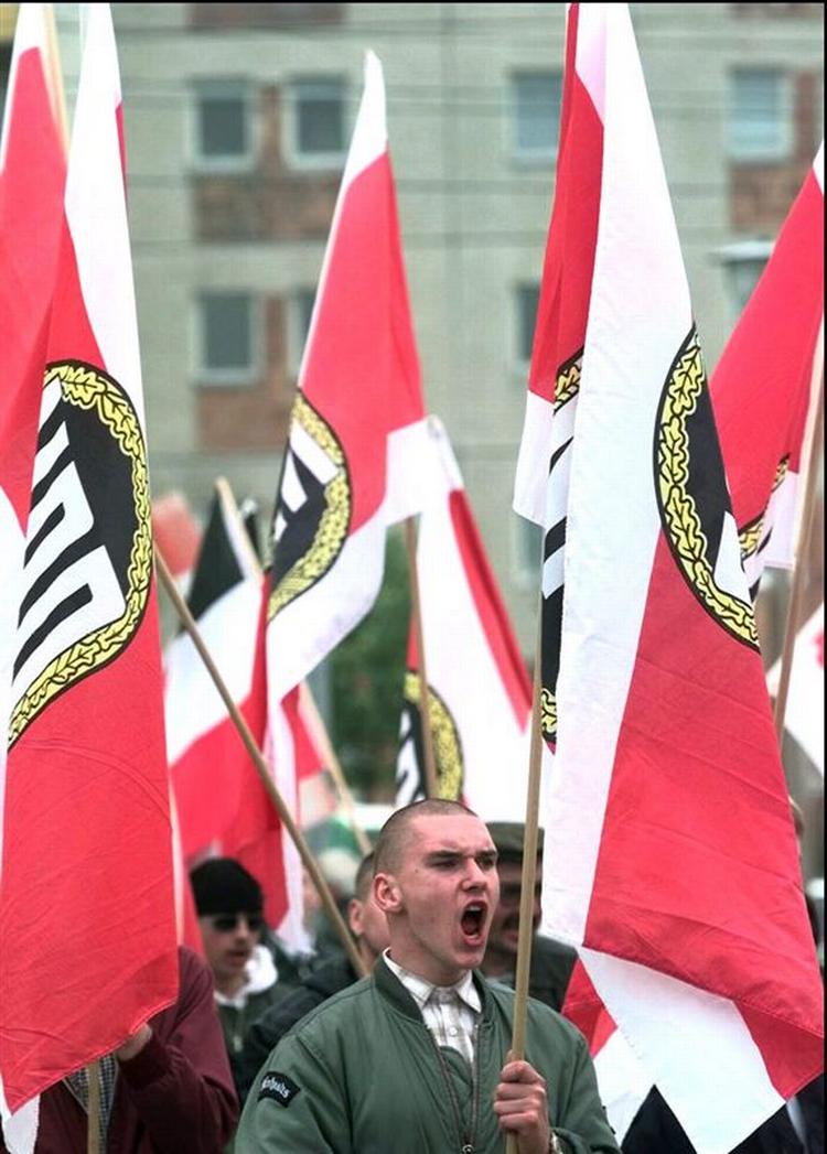 Tyske højreekstremister og danske nynazister demonstrerer i Rostock. (Arkivfoto) 