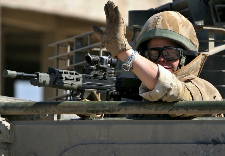 En af de 4.000 britiske soldater, som har fået lov til at blive i Irak efter nytår. 