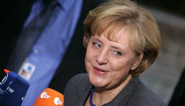 43 procent af politiken.dks læsere mener, at forbundskansler Angela Merkel er europas bedste regeringschef. 
