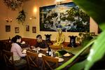 Silom er en sympatisk Thai-klassiker på Østerbro,  men prisen taget i betragtning kommer den ikke over to huer. Kvaliteten af de standardiserede thai-retter er for svingende. 