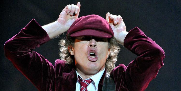 Politikens rockanmeldere har allerede sat et stort, sort kryds i koncertkalenderen fredag 19. juni 2009, hvorAC/DC giver en længe ventet koncert i Parken i København. Så det bør du også gøre.. PR-foto. 