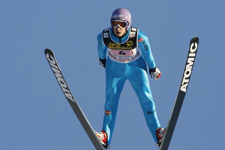 Den tyske skihopper Martin Schmitt foreviget ved en konkurrence i weekenden. Schmitt er ikke med i filmen 'The Great Ecstasy of the Woodcarver Steiner'. 